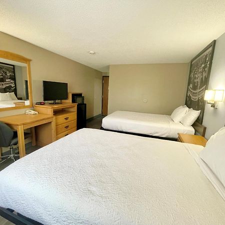 Super 8 By Wyndham St. Clair Mo Hotel Saint Clair Ngoại thất bức ảnh