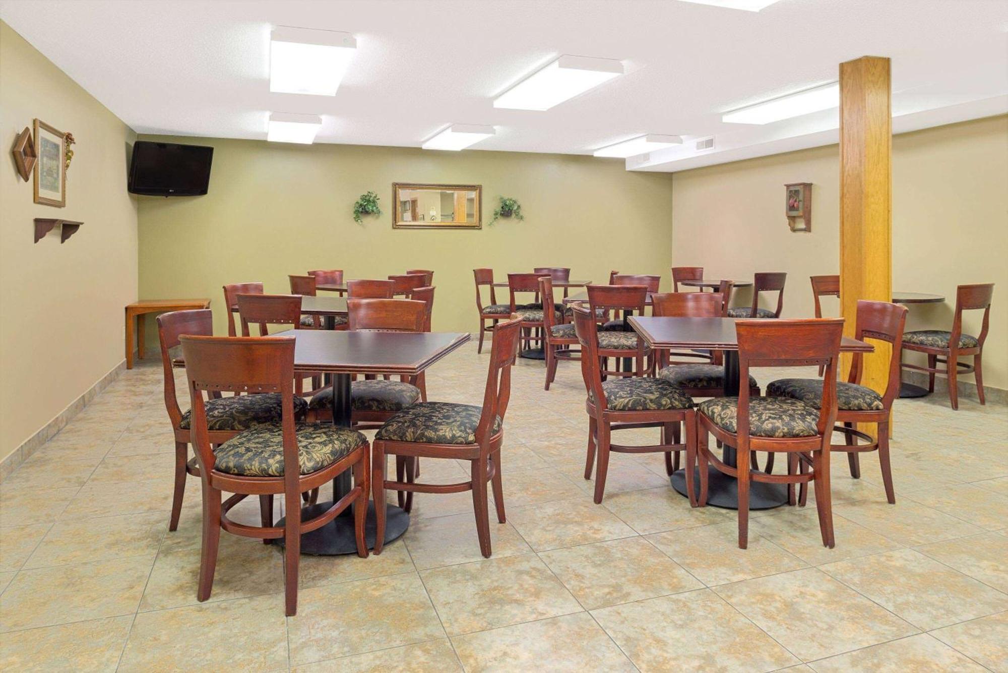 Super 8 By Wyndham St. Clair Mo Hotel Saint Clair Ngoại thất bức ảnh
